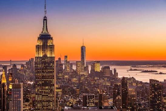 Fly from New York to Los Angeles with flightsbookingspecialist.com